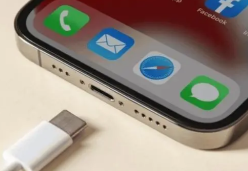 锡林郭勒苹果15维修分享iPhone15改USB-C接口后能和安卓用户互借充电器吗